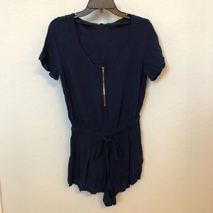Lulu’s navy blue romper with gold front zipper, M